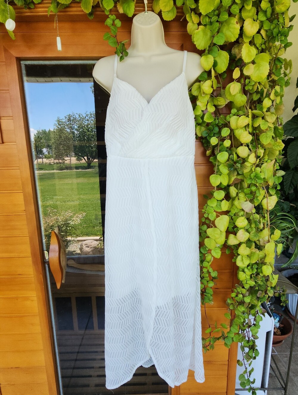 Guess White Hi/Lo Split Skirt Herringbone Pattern Dress Adjustable Strap Size 12
